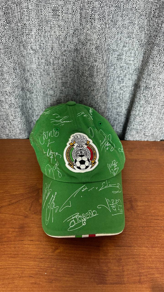 Gorra Selección mexicana, DISEÑO CON AUTOGRAFOS