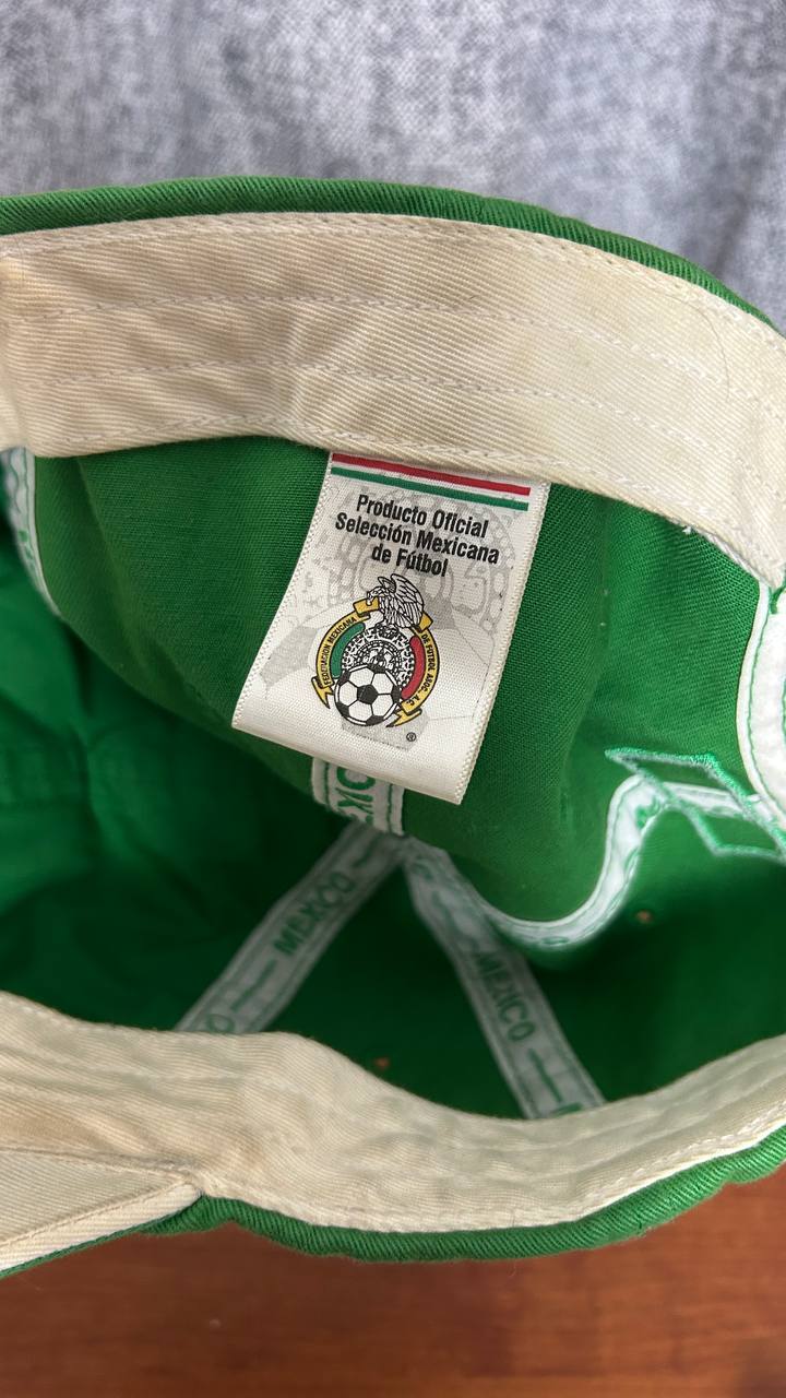 Gorra Selección mexicana, DISEÑO CON AUTOGRAFOS